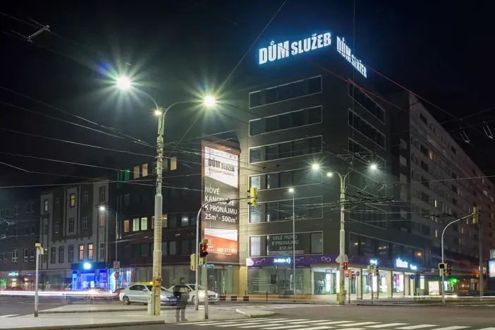 Pronájem obchodního prostoru, Pardubice, 17. listopadu, 90 m2