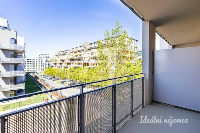 Pronájem bytu 1+kk, Praha - Vysočany, Poděbradská, 35 m2