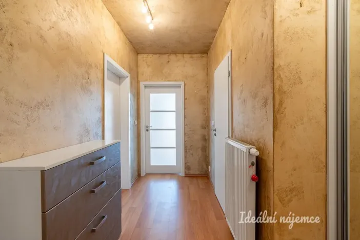 Pronájem bytu 2+kk, Praha, Pod Formankou, 54 m2