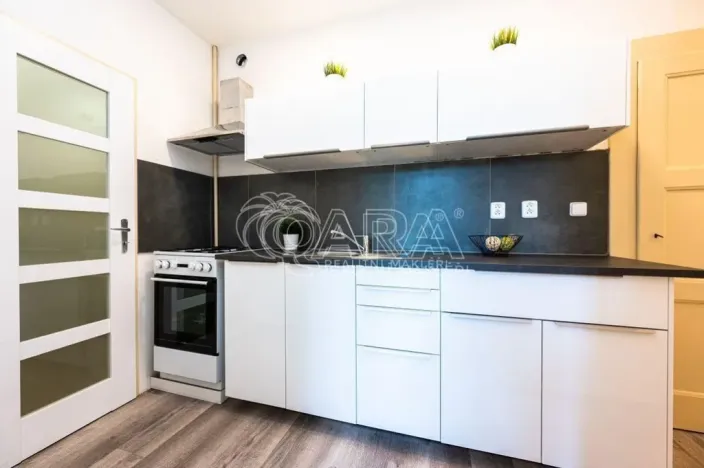 Pronájem bytu 1+1, Praha - Vršovice, Ruská, 38 m2