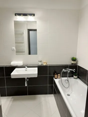 Pronájem bytu 2+kk, Praha - Dolní Měcholupy, Honzíkova, 43 m2
