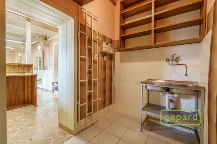 Prodej obchodního prostoru, Karlovy Vary, Rohová, 112 m2