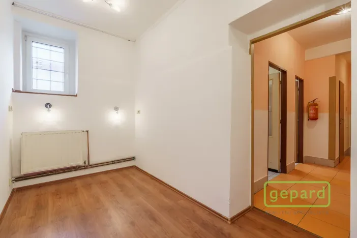 Prodej obchodního prostoru, Karlovy Vary, Rohová, 112 m2