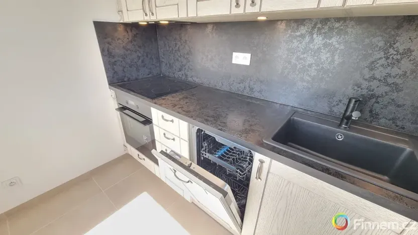 Prodej bytu 2+1, Tmaň, 42 m2