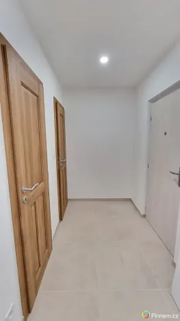 Prodej bytu 2+1, Tmaň, 42 m2