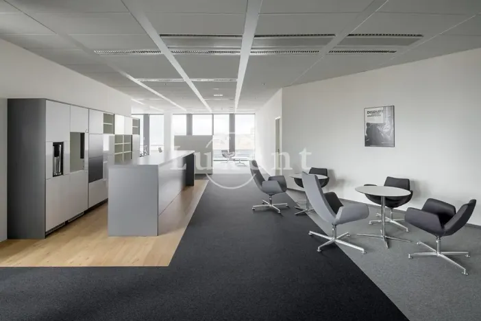 Pronájem kanceláře, Praha - Nusle, Pikrtova, 500 m2