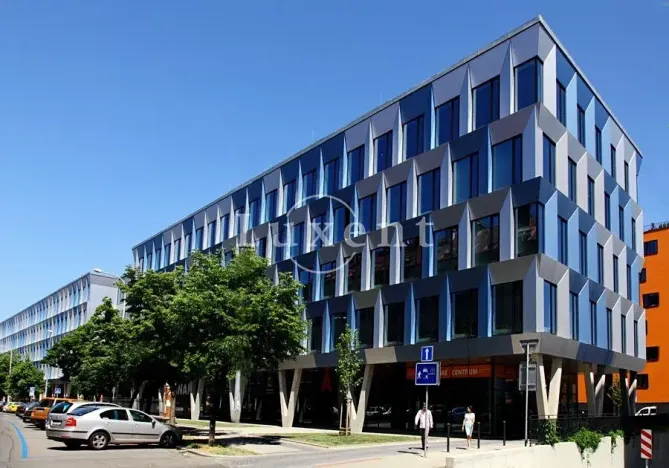 Pronájem kanceláře, Praha - Holešovice, Jankovcova, 390 m2
