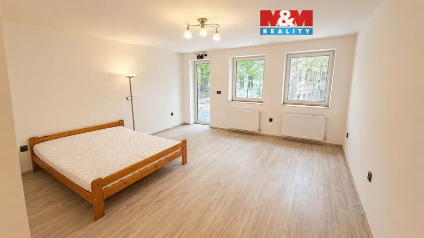 Pronájem bytu 1+kk, Liberec - Liberec I-Staré Město, Železná, 30 m2