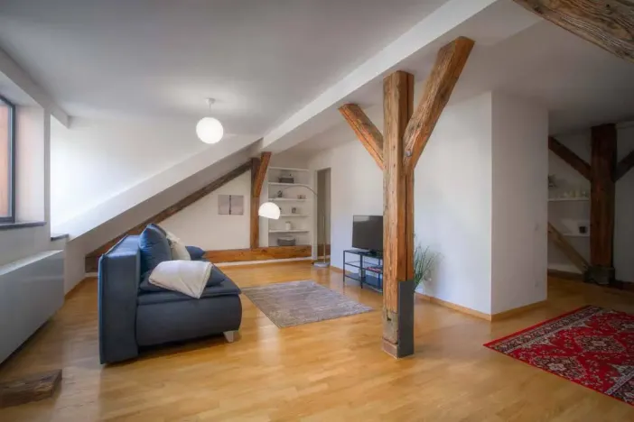 Pronájem bytu 1+kk, Praha - Karlín, Sokolovská, 78 m2