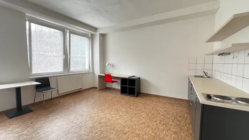 Pronájem bytu 1+kk, Praha - Smíchov, Křížová, 35 m2