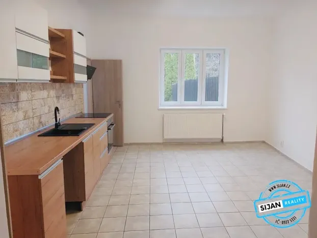 Pronájem bytu 2+1, Krnov, Petrovická, 58 m2