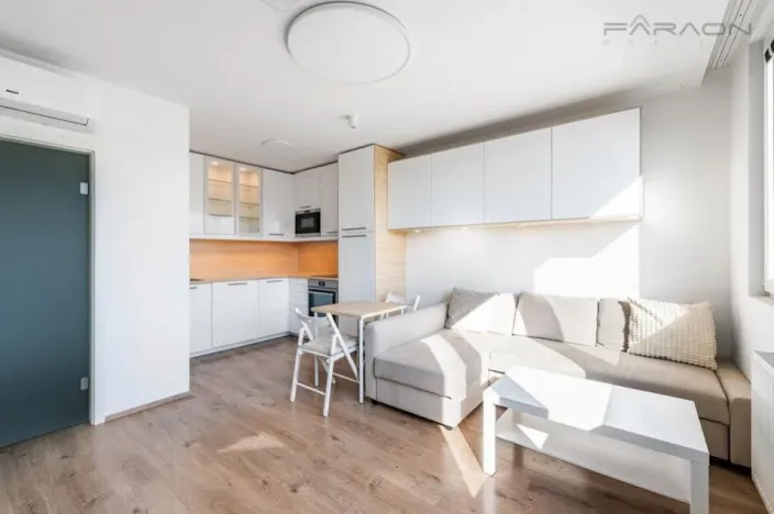 Pronájem bytu 2+kk, Praha - Hlubočepy, Lamačova, 32 m2