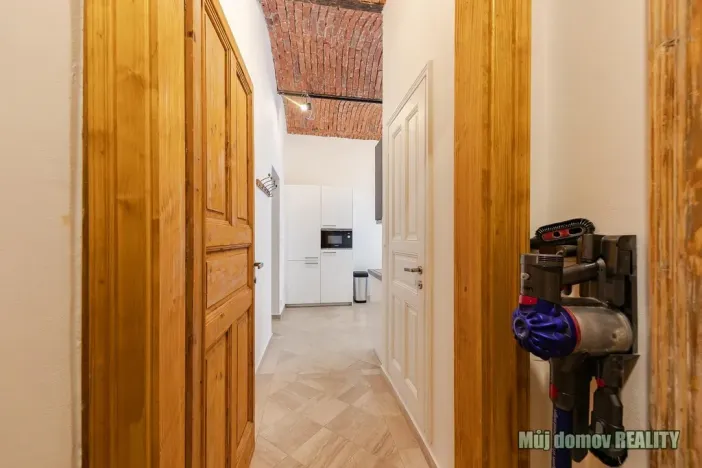 Pronájem bytu 1+1, Praha - Nové Město, Hálkova, 46 m2