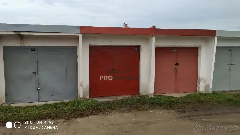 Pronájem garáže, Znojmo, Suchohrdelská, 15 m2