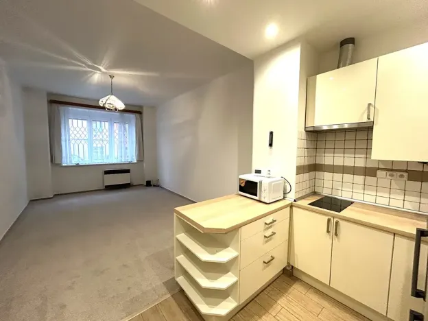 Pronájem bytu 1+kk, Praha - Holešovice, Tusarova, 32 m2
