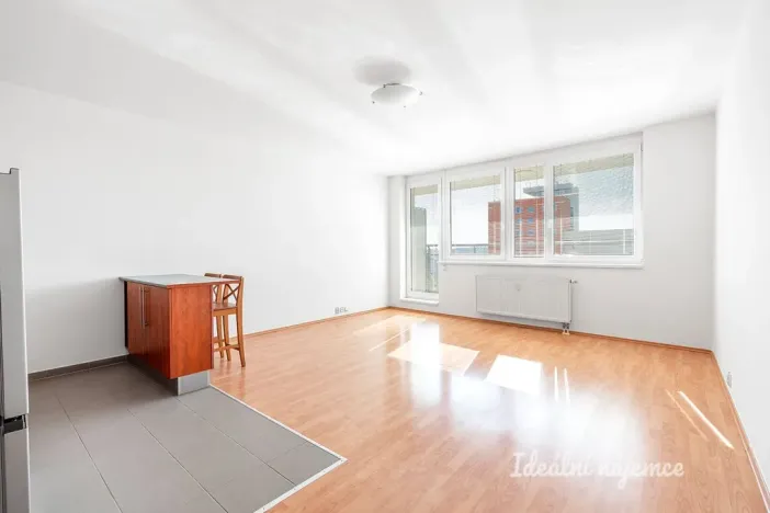 Pronájem bytu 1+kk, Praha - Stodůlky, Petržílkova, 43 m2