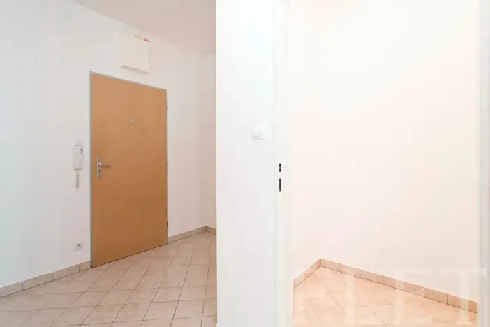 Pronájem bytu 2+kk, Praha - Vysočany, Pod Harfou, 48 m2