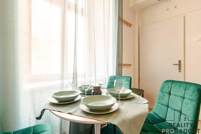 Pronájem bytu 2+kk, Praha, U půjčovny, 40 m2