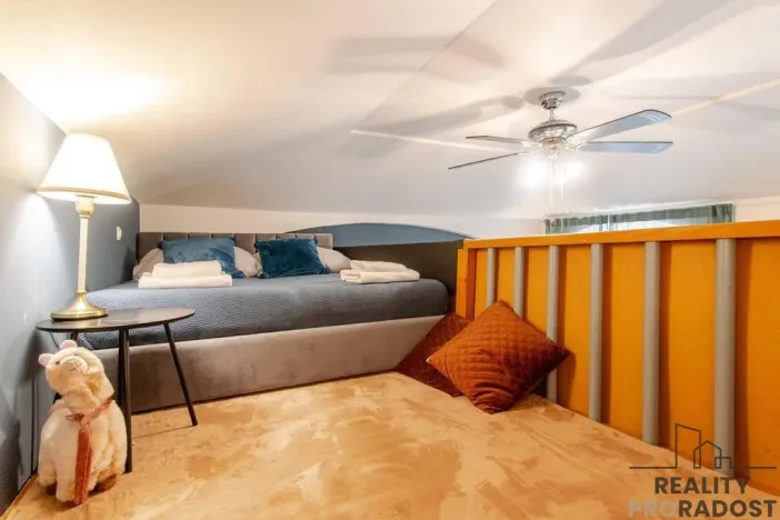 Pronájem bytu 2+kk, Praha, U půjčovny, 40 m2