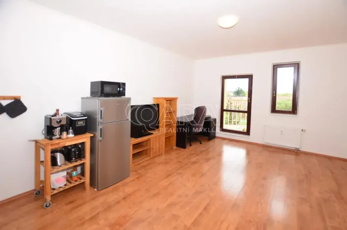 Pronájem bytu 1+kk, Hostivice, Školská, 29 m2