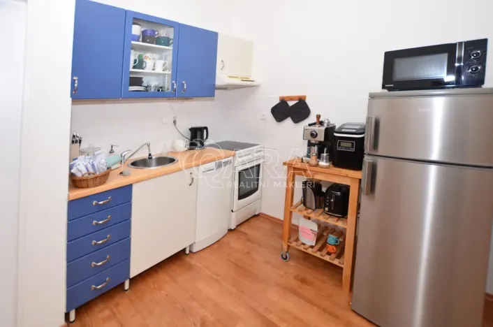 Pronájem bytu 1+kk, Hostivice, Školská, 29 m2