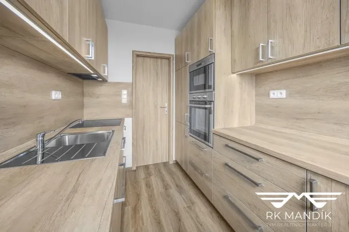 Pronájem bytu 3+1, Praha - Troja, Lublinská, 63 m2