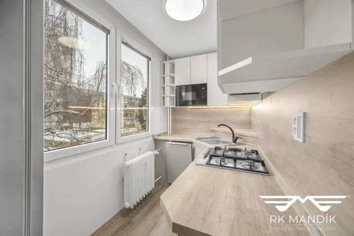 Pronájem bytu 3+1, Praha - Střížkov, Harrachovská, 52 m2