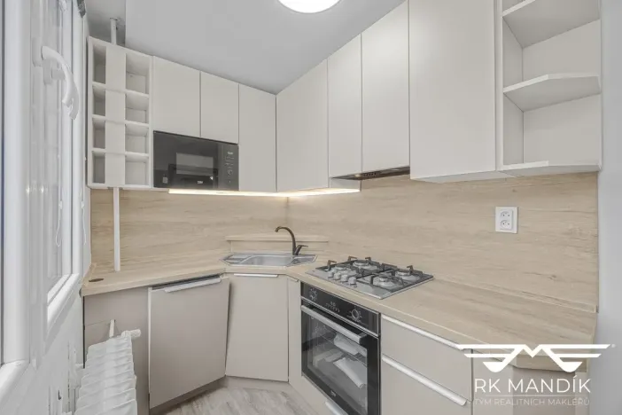 Pronájem bytu 3+1, Praha - Střížkov, Harrachovská, 52 m2