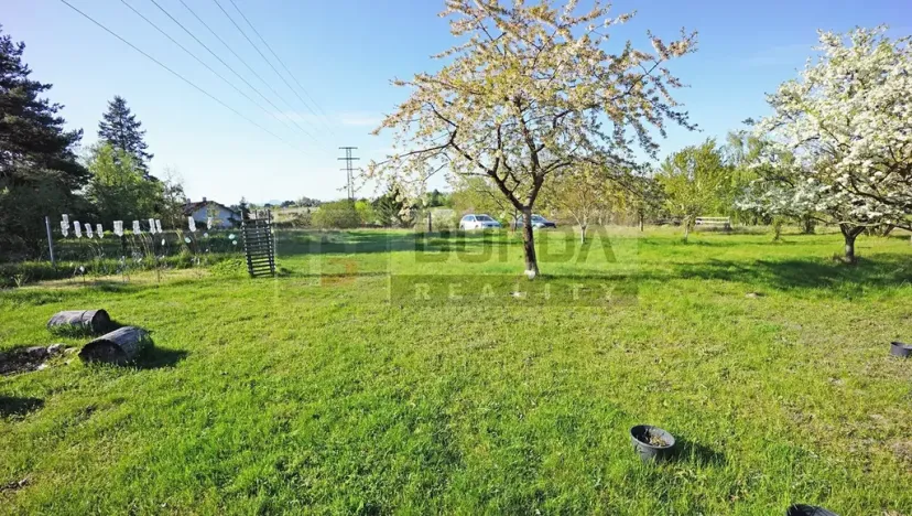 Prodej zahrady, Mělník, 9817 m2