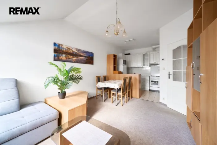 Prodej bytu 2+kk, Hradec Králové - Kukleny, Pardubická, 51 m2