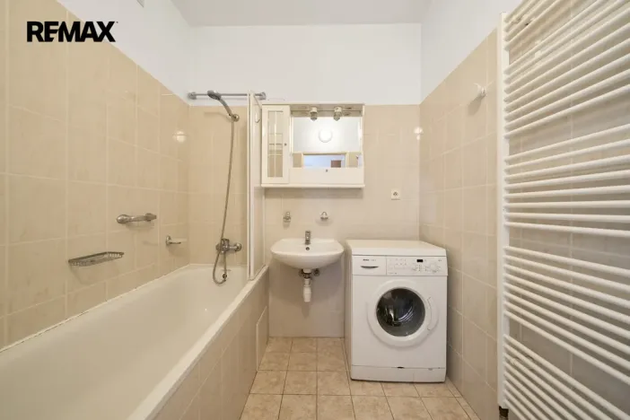 Prodej bytu 2+kk, Hradec Králové - Kukleny, Pardubická, 51 m2