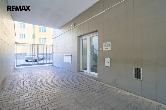 Prodej bytu 2+kk, Hradec Králové - Kukleny, Pardubická, 51 m2