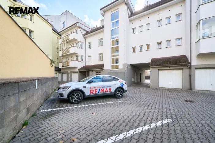 Prodej bytu 2+kk, Hradec Králové - Kukleny, Pardubická, 51 m2