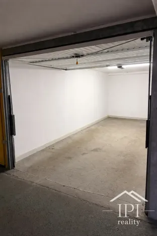 Pronájem garáže, Praha - Libeň, U Slovanky, 18 m2