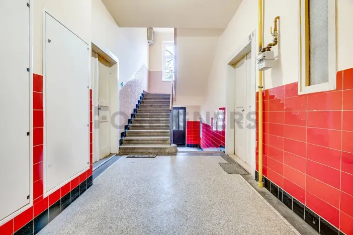 Prodej bytu 2+kk, Praha, 5. května, 51 m2