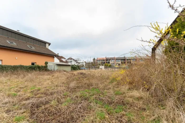 Pronájem komerčního pozemku, Dolní Břežany, Krátká, 585 m2