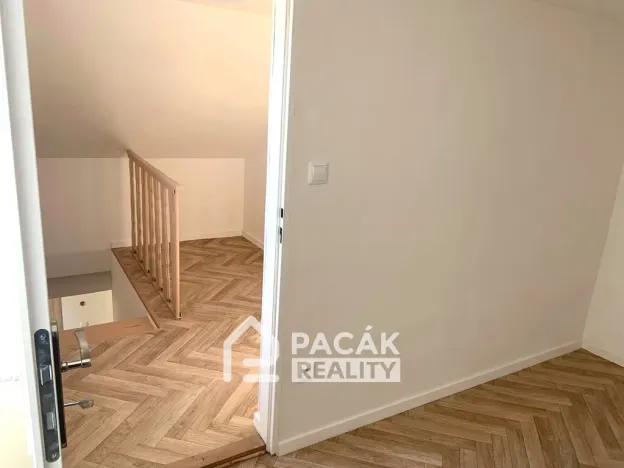 Pronájem bytu 3+kk, Olomouc - Holice, Hanácká, 68 m2