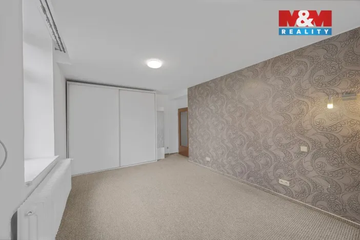 Prodej bytu 3+1, Jaroměř - Pražské Předměstí, Husova, 124 m2