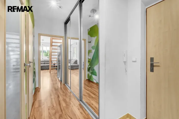 Prodej bytu 4+kk, Strančice, Náměstí Emila Kolbena, 108 m2