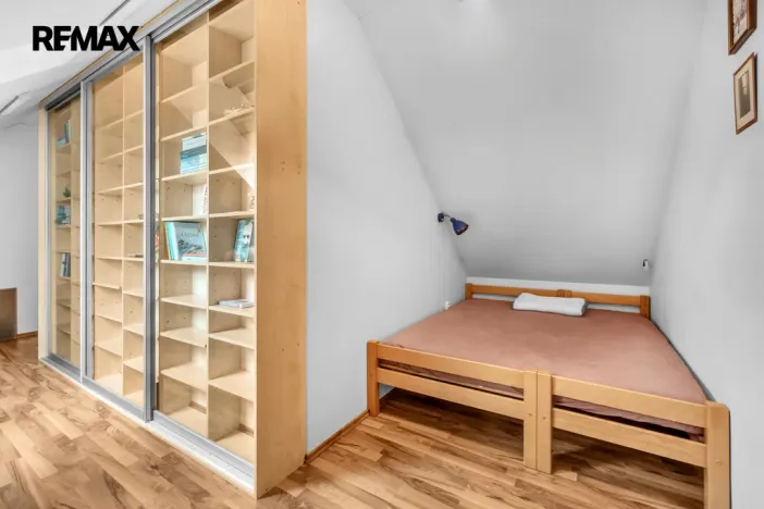 Prodej bytu 4+kk, Strančice, Náměstí Emila Kolbena, 108 m2