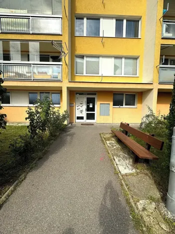 Pronájem bytu 2+kk, Praha - Horní Počernice, Běchorská, 35 m2
