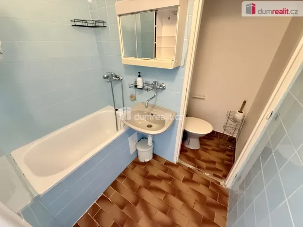 Pronájem bytu 1+1, Praha - Lhotka, Mirotická, 40 m2