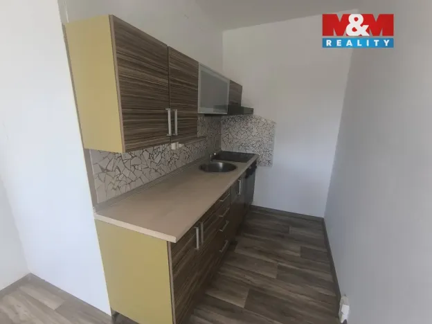 Pronájem bytu 1+kk, Ústí nad Labem - Krásné Březno, Dr. Horákové, 32 m2