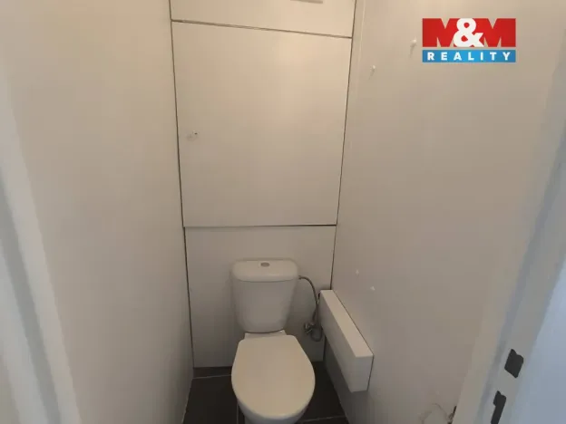 Pronájem bytu 1+kk, Ústí nad Labem - Krásné Březno, Dr. Horákové, 32 m2