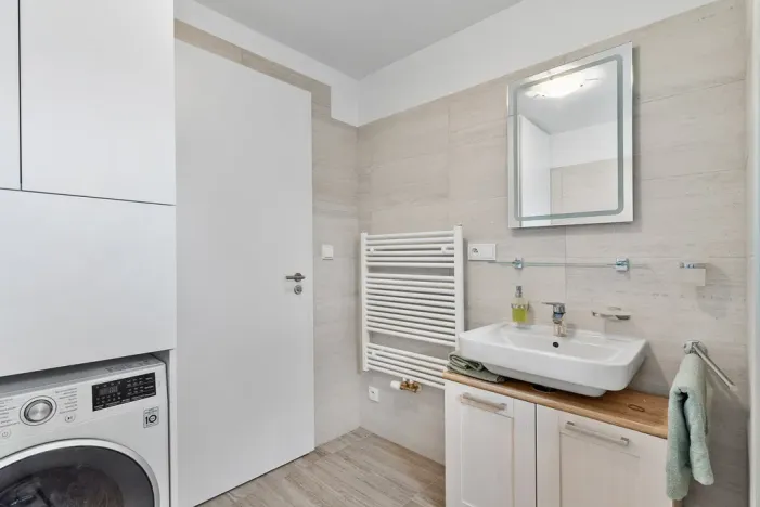 Pronájem bytu 2+kk, Liberec - Liberec III-Jeřáb, U Nisy, 59 m2