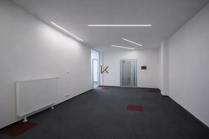 Pronájem kanceláře, Praha, Lihovarská, 368 m2