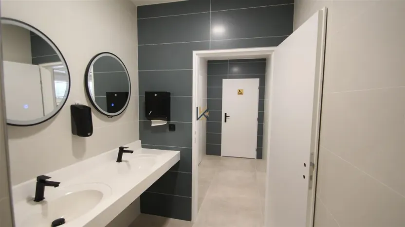 Pronájem kanceláře, Praha, Lihovarská, 368 m2