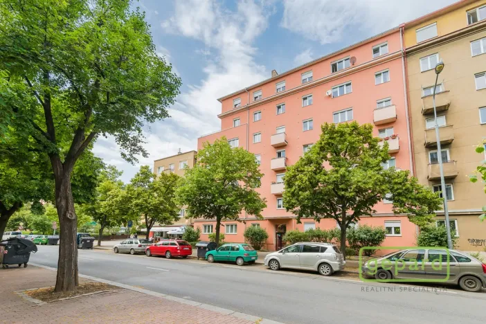 Prodej bytu 2+1, Praha, 28. pluku, 58 m2