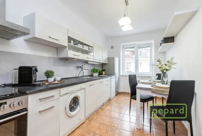 Prodej bytu 2+1, Praha, 28. pluku, 58 m2