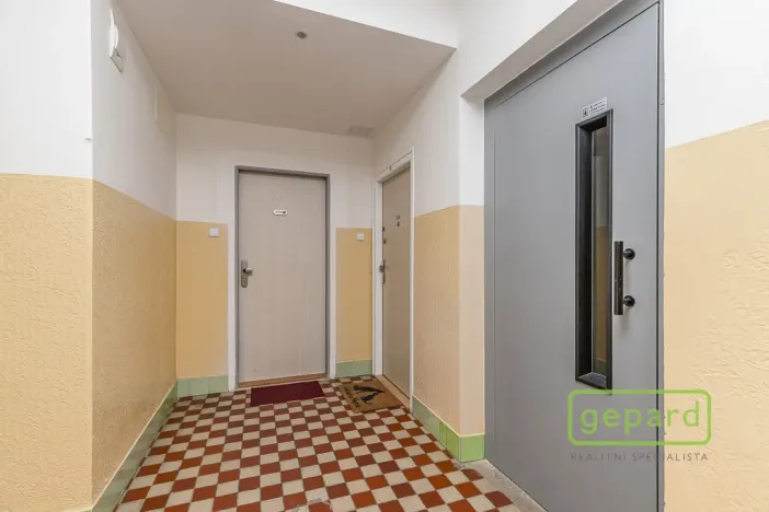 Prodej bytu 2+1, Praha, 28. pluku, 58 m2